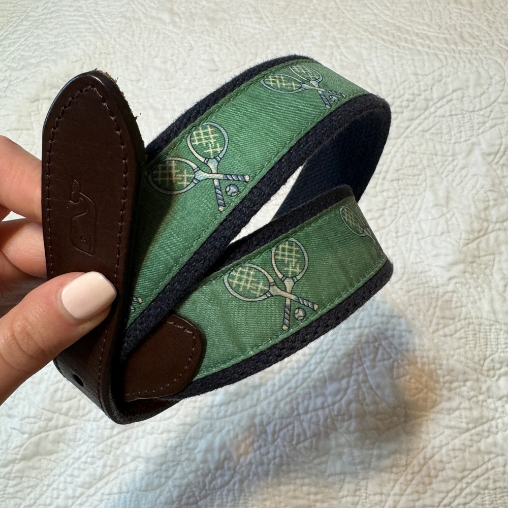 Vineyard vines belt tennis pickleball rackets